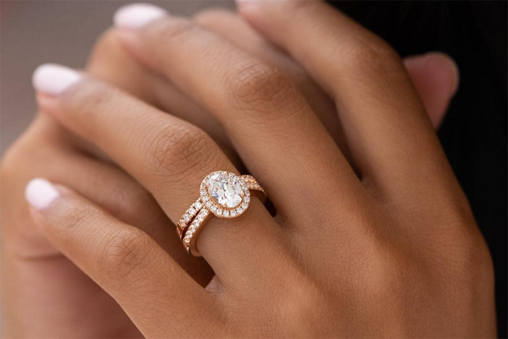 Halo vs. No Halo Engagement Ring: Which One Is Right for You?