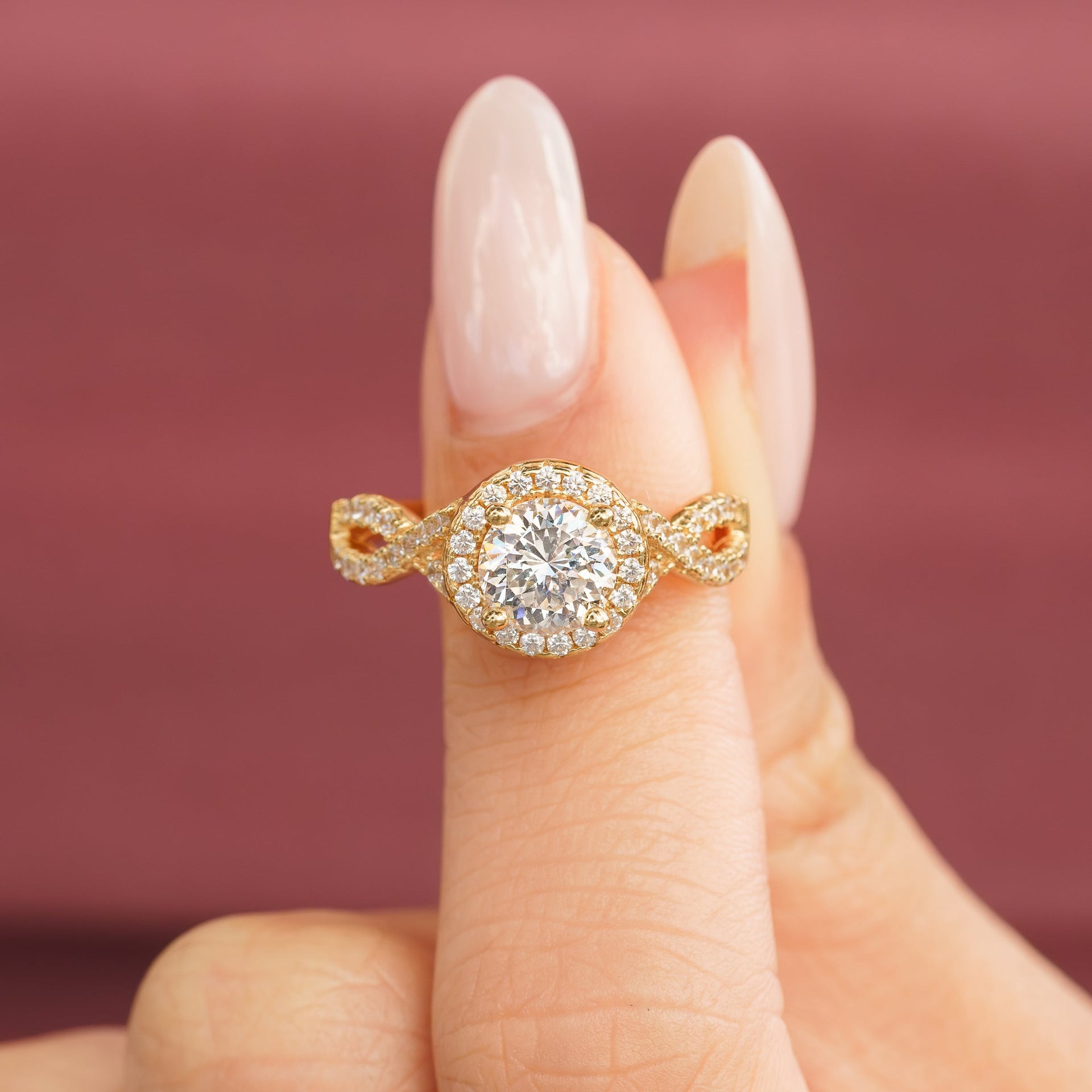 gorgeous gold vintage band on woman's finger
