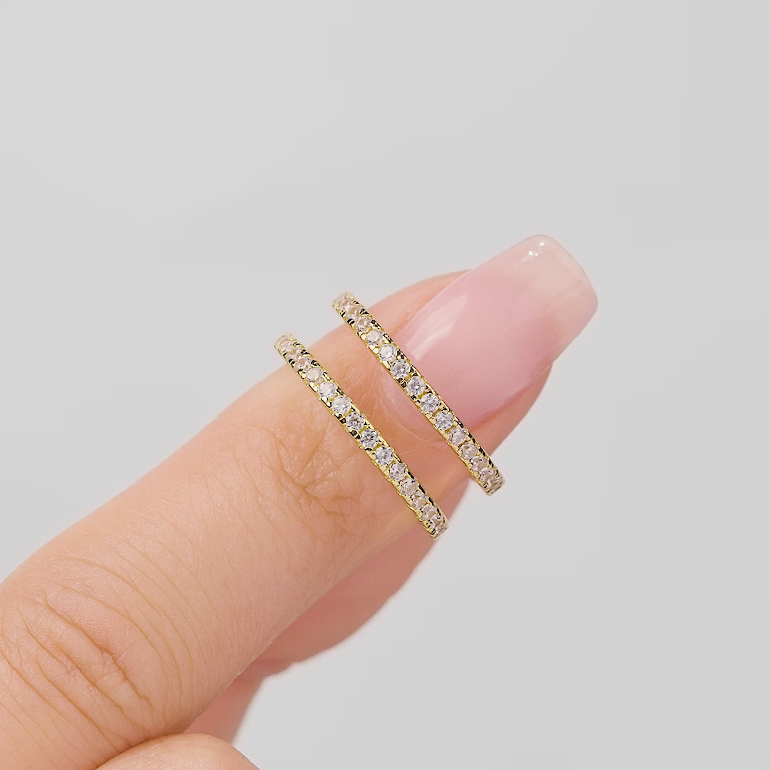 gorgeous video with two desires and engagement rings as gold wedding stack