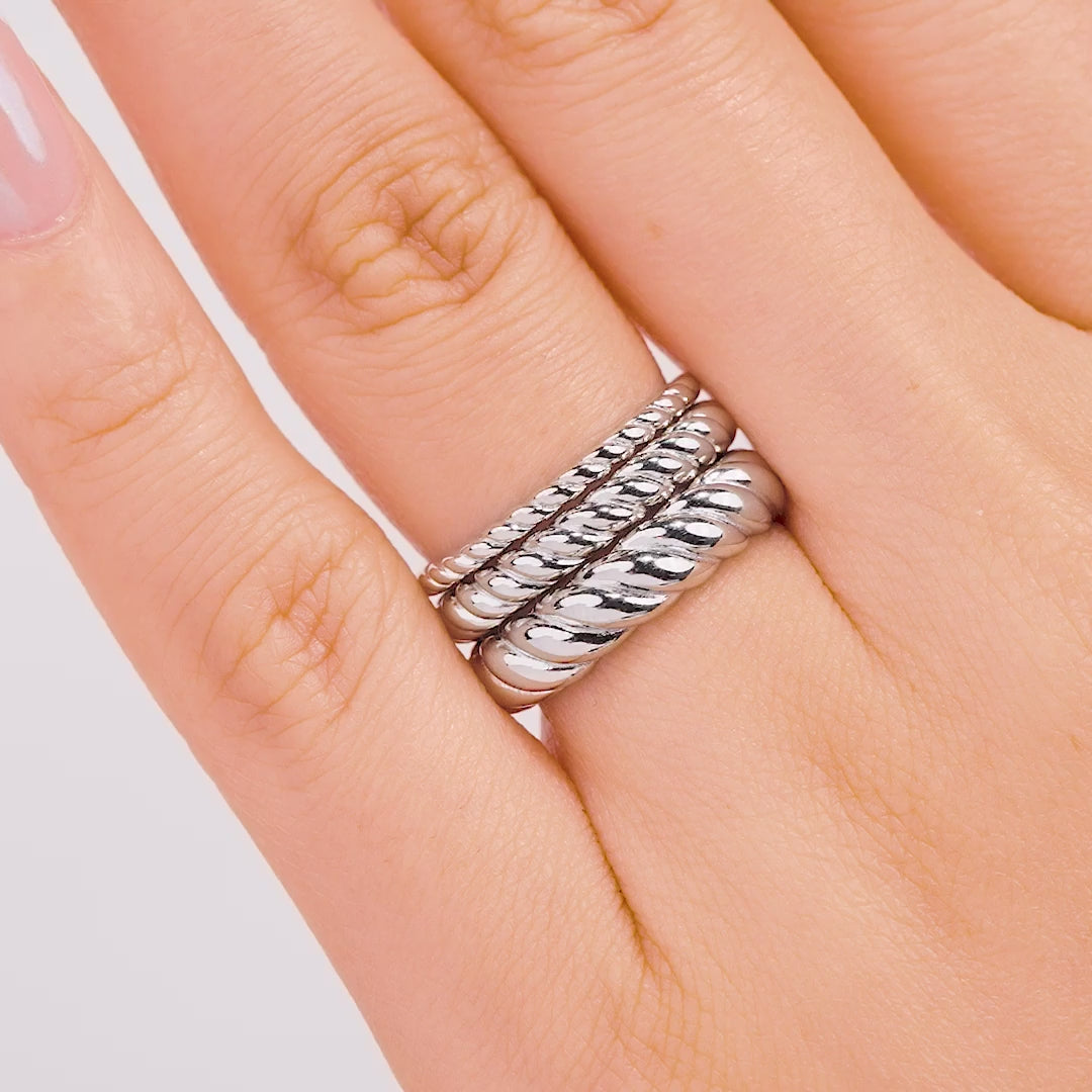 Video of stunning 3-piece silver twisted-design ring set on model