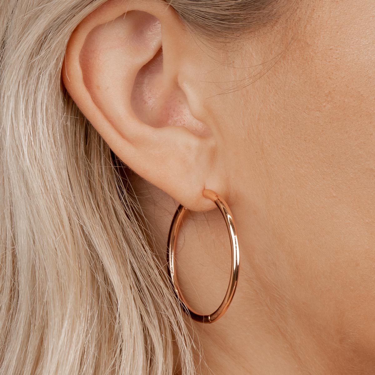 Simple hoop earrings rose gold