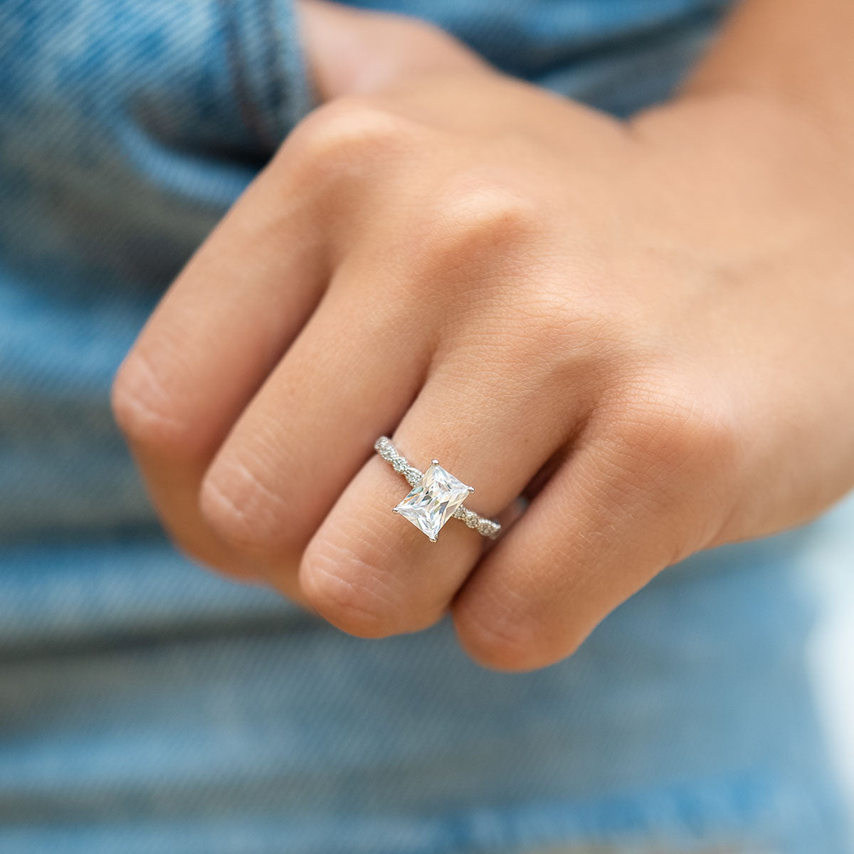 Elegant radiant cut engagement ring