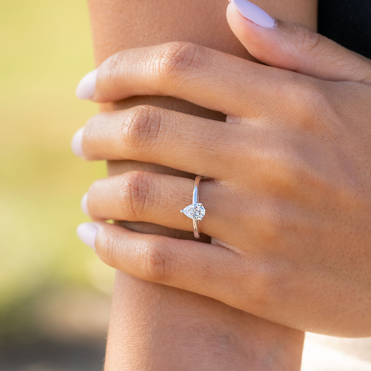 27 Minimalist Engagement Rings That Prove Less Is More